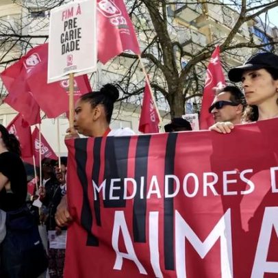 Mediadores culturais pedem vínculo à AIMA em protesto junto à sede do Governo