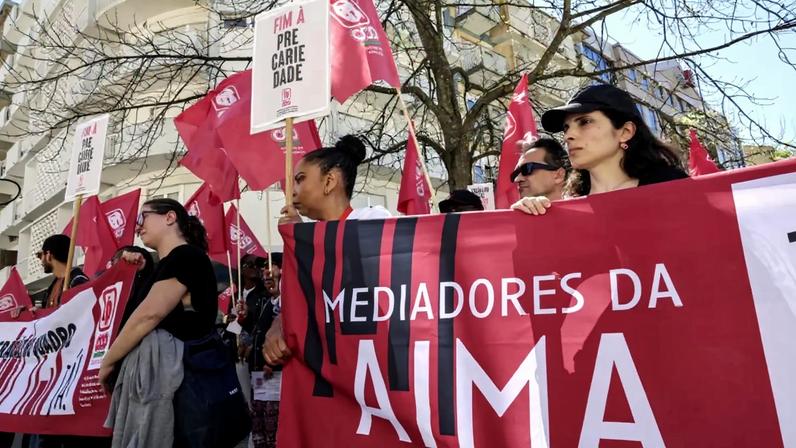 Mediadores socioculturais da AIMA participam na manifestação em dia de greve