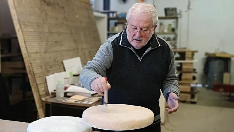 Armando Alves, artista que une pintura e artes gráficas