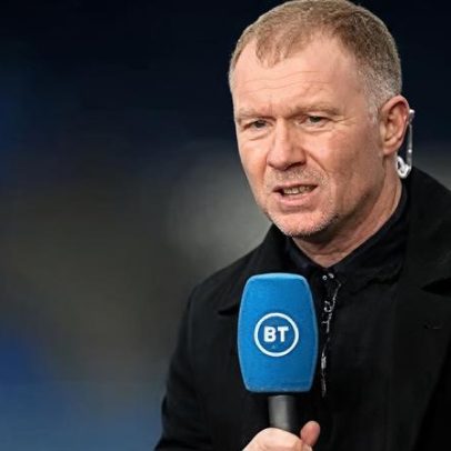 Scholes pede desculpa a Carrick por história polémica