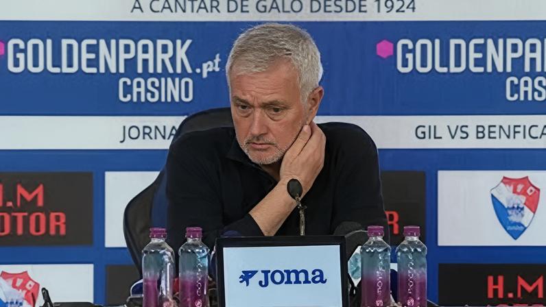 Mourinho e a saída de Prestianni: «Não esteve mal, mas não foi o Gianluca na verdadeira aceção da palavra»