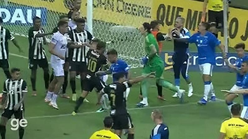 Kaio Jorge provoca At. Mineiro após batalha campal: «Sou o pai deles»