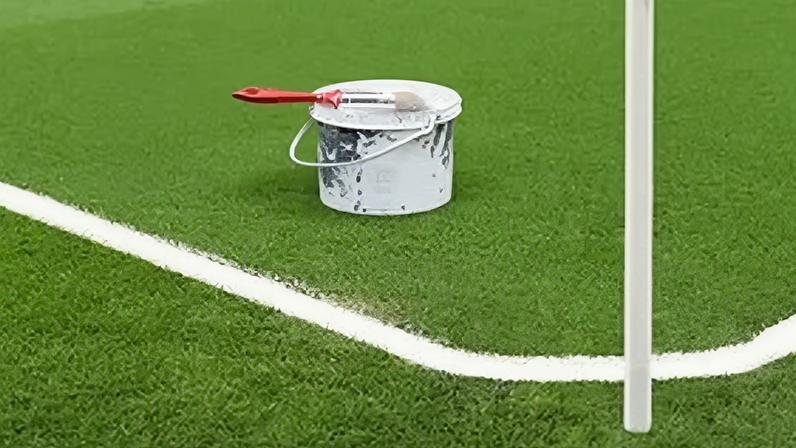 Uma lata de tinta branca no relvado e sem... marcações de canto: a 'estratégia' do Leverkusen para travar o Arsenal