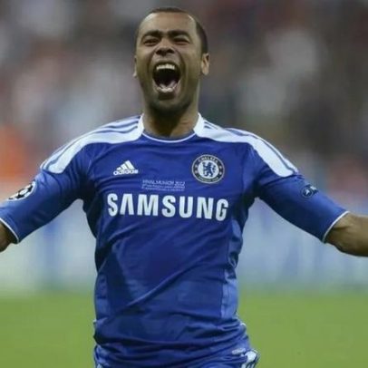 Ashley Cole a caminho de estreia como treinador na Série B italiana