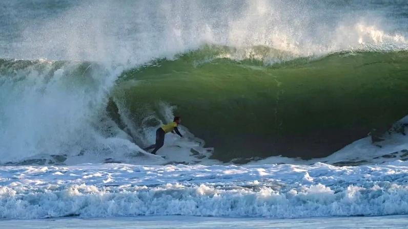 Prova de surf é dedicada aos tubos