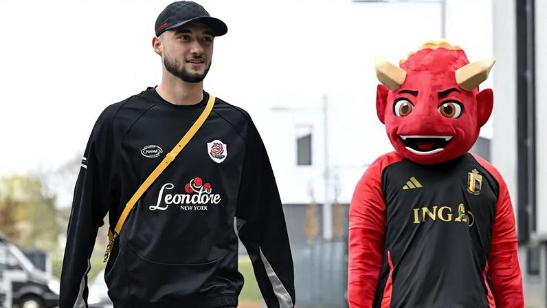 Debast convocado para a preparação da Bélgica após recuperação