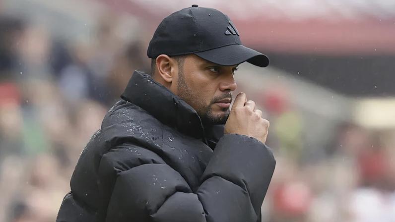 Kompany diz que Neuer só volta após a pausa das seleções