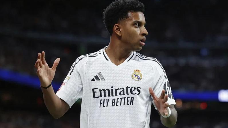 Rodrygo operado com exito ao joelho direito