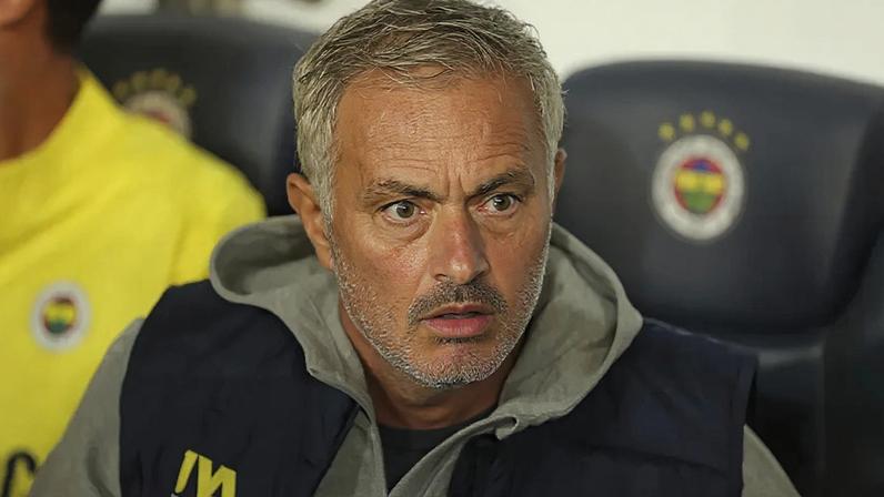 UEFA detecta irregularidades em contratos de Mourinho e Aktürkoglu no Fenerbahçe