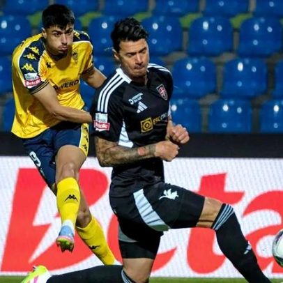 Fonte e mais dois disputam vaga de David Sousa