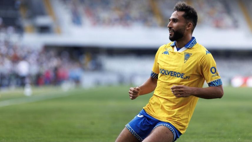 Rafilk Guitane perto de atingir números históricos