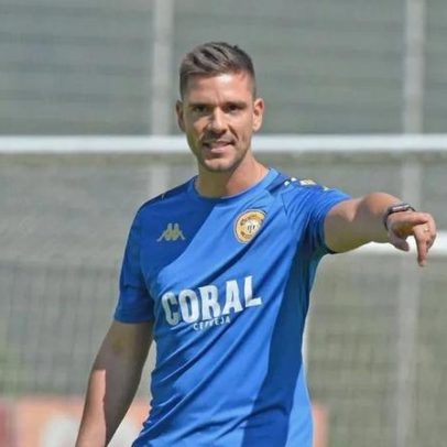 Juniores Pedro Matias e Brayan Durraj foram novidade no treino do Nacional