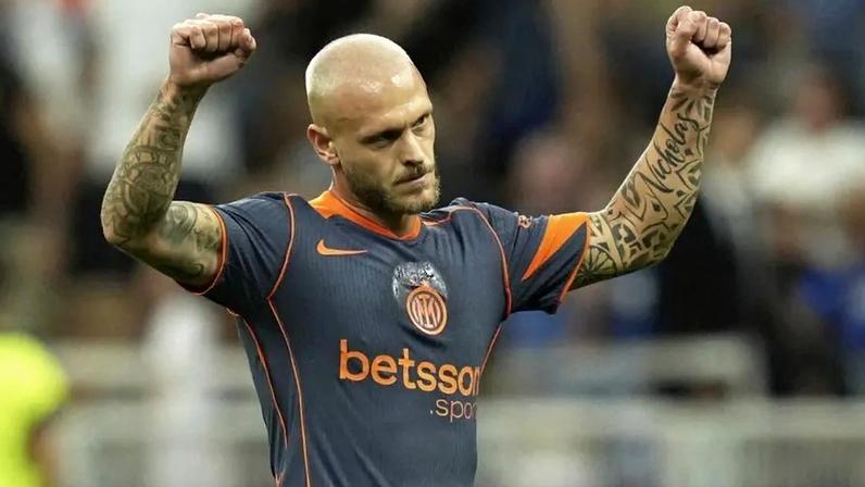 Dimarco com a camisola do Inter