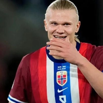 Haaland compra livro raro sobre vikings e oferece à biblioteca de Bryne