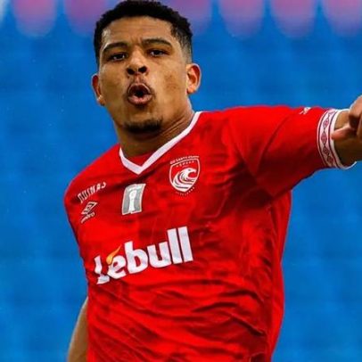 Vinícius Lopes atinge os 100 jogos pelo Santa Clara