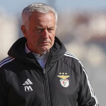 Mourinho enfrenta dificuldades antes do clássico