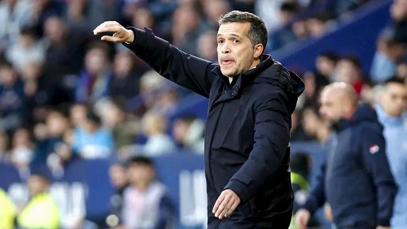 Luís Castro é o timoneiro do Levante