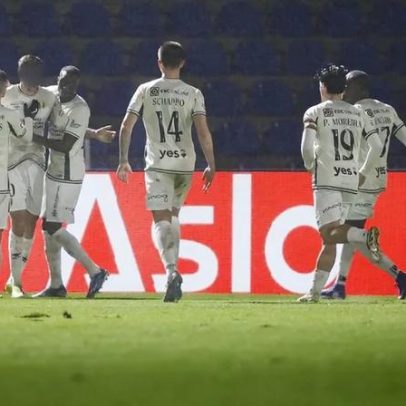 Van Hooijdonk e Encada passam por nova avaliação