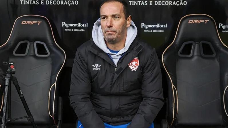 Petit quer Santa Clara a olhar para cima: ainda não ganhámos nada