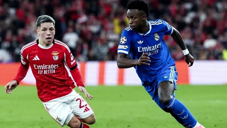 Prestianni e Vini Jr. no jogo da Liga dos Campeões no Estádio da Luz