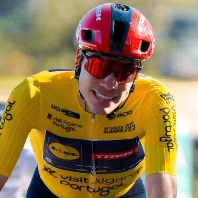 Ayuso lidera Paris-Nice após contrarrelógio por equipas vencido pela INEOS