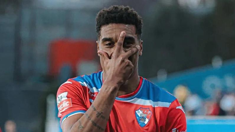 Murilo festeja golo frente ao Estoril