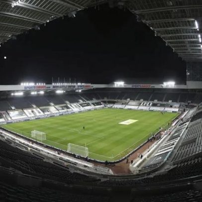 Donos do Newcastle vendem o estádio do clube a si próprios