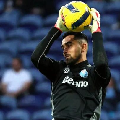Diogo Costa em tratamento no regresso do FC Porto ao Olival