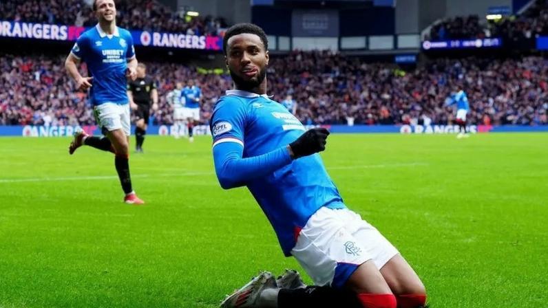 Chermiti celebra golo pelo Rangers