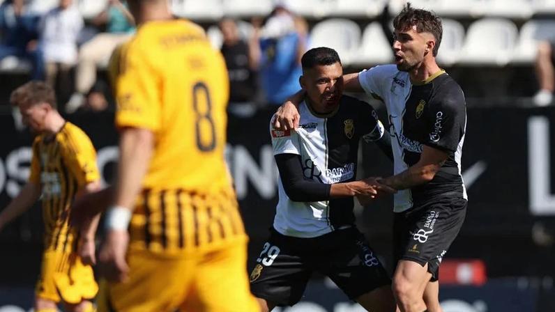 Farense vence em casa contra o Lusitânia Lourosa