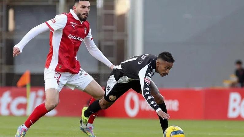 Barisic foi substituído ao intervalo do jogo na Choupana