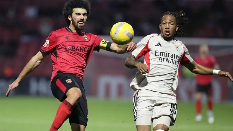 Momento do jogo entre Penafiel e Benfica B