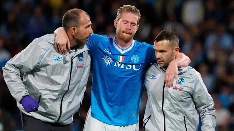 Kevin De Bruyne regressa aos treinos do Nápoles