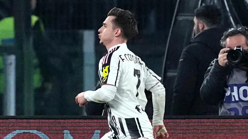 Francisco Conceição marca golo contra a Roma na Serie A