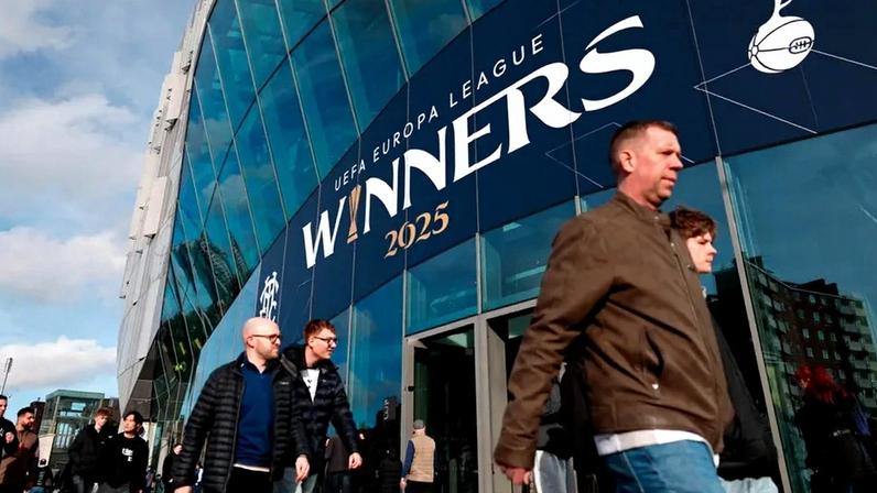 Tottenham procura um diretor desportivo para substituir Fabio Paratici