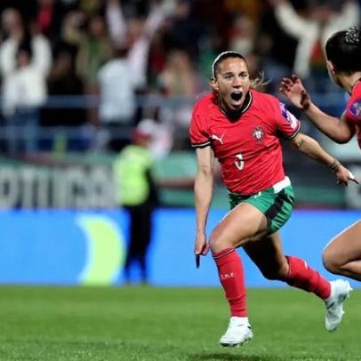Portugal vence Finlândia por 2-0, com jogo menos sofrido