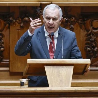 António Rodrigues acusa deputada do Chega de o filmar durante o discurso