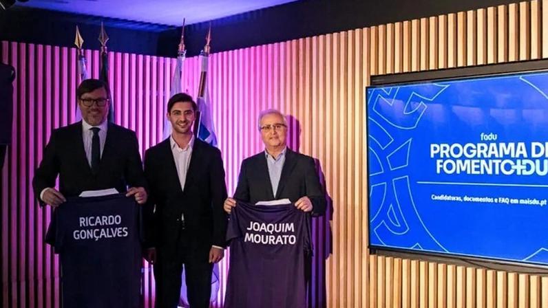 Ricardo Gonçalves, presidente do Conselho Executivo do IPDJ; Diogo Braz, presidente da FADU; e Joaquim Mourato, Diretor-Geral do Ensino Superior