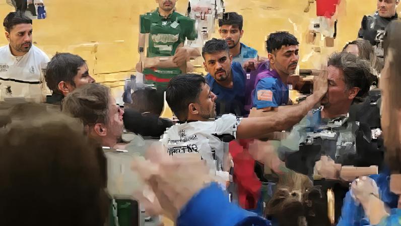 Confrontos no jogo de futsal em Espanha