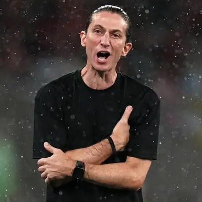 Antigos jogadores do Flamengo criticam despedimento de Filipe Luís