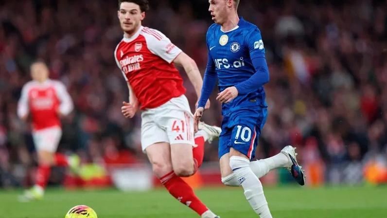 Mikel pede a Rosenior para Cole Palmer jogar a número 10