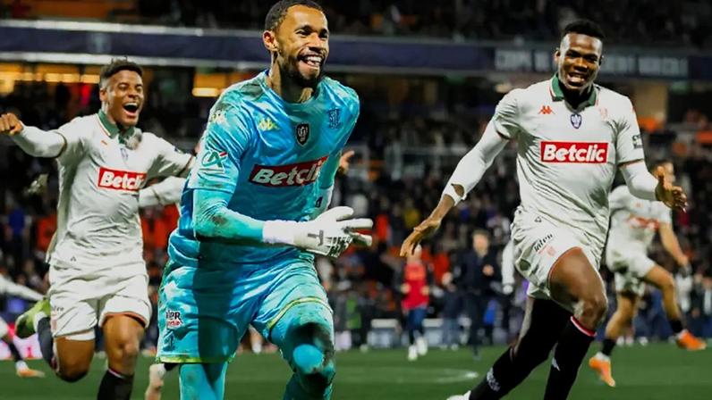 Jogadores do Nice a celebrar