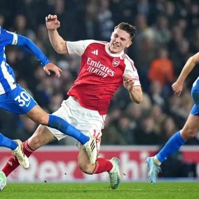 Treinador do Brighton critica Arsenal de Arteta e permissão da Premier League