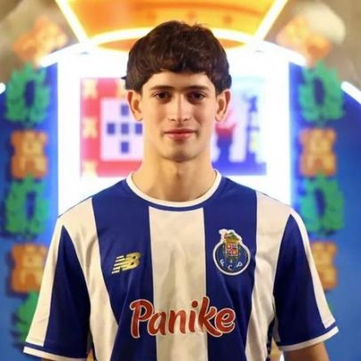Filipe Silva assina contrato profissional, revela Pepe como referência principal