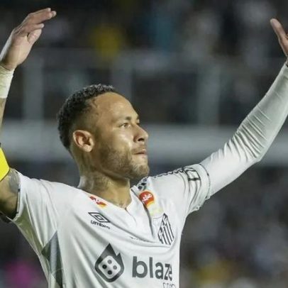 Cozinheira processa Neymar por 16 horas de trabalho diário na mansão