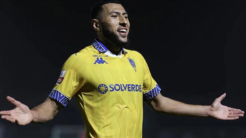 Begraoui vive a melhor época da carreira no Estoril