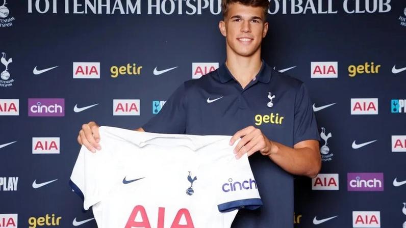 Luka Vuskovic, novo reforço do Tottenham, está emprestado ao Hamburgo