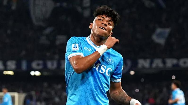 Alisson celebra golo contra o Torino