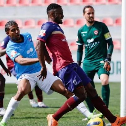 Torreense vence Oliveirense por 0-3 e regressa às vitórias