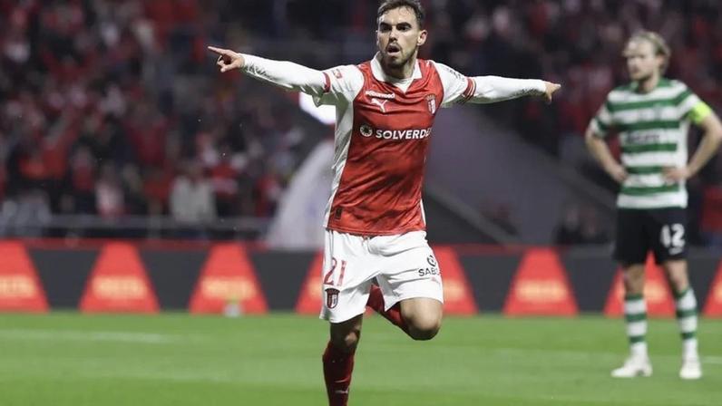 Ricardo Horta festeja golo diante do Sporting